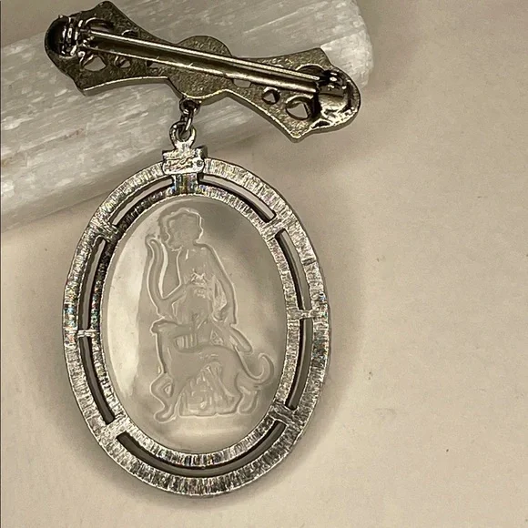Vintage Avon "Diana The Huntress" Glass Intaglio Cameo Pendent Brooch - Picture 5 of 10